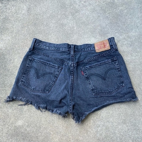 Levi’s 501 Button Fly Denim Shorts - Picture 2 of 4